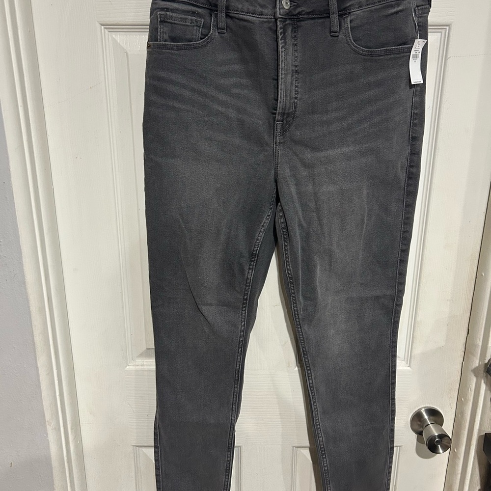 Old Navy Women's Charcoal Skinny Jeans